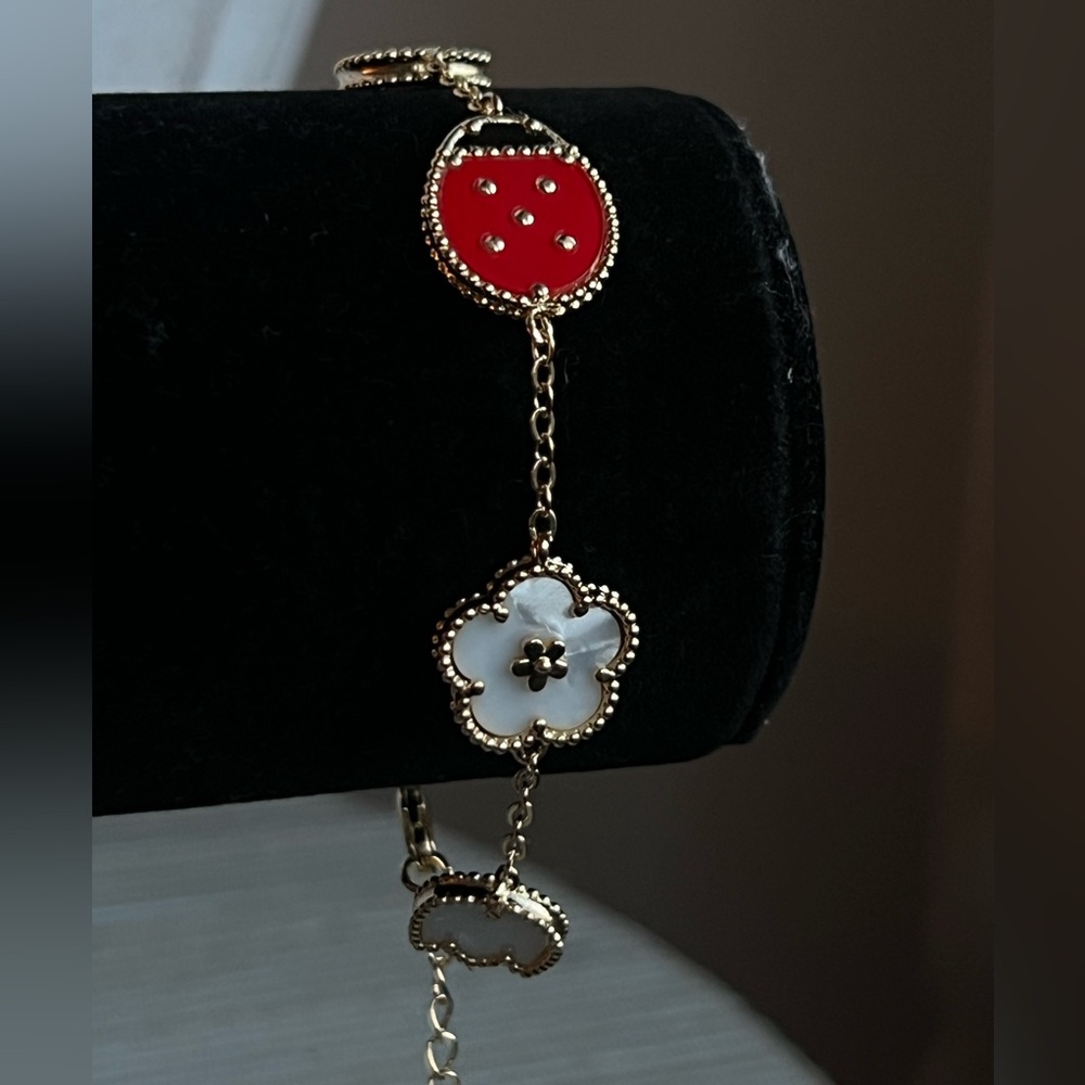 Closed lady bug charm Bracelet - Picture 2 of 3